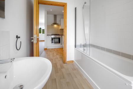 1 bedroom Flat for sale in Hornbeam Road, Bellfields, Guildford, GU1