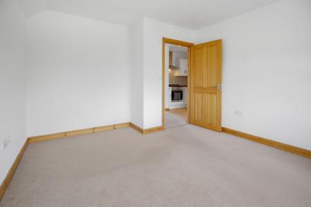1 bedroom Flat for sale in Hornbeam Road, Bellfields, Guildford, GU1