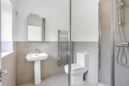 1 bedroom House share to let in Ashenden Road, Guildford, GU2