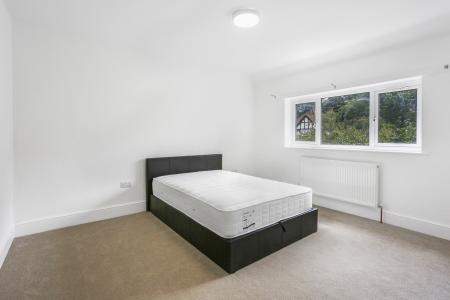 1 bedroom House share to let in Ashenden Road, Guildford, GU2