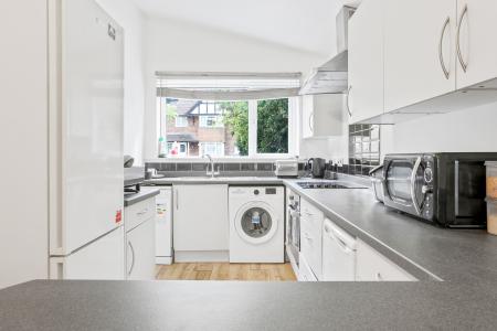 1 bedroom House share to let in Ashenden Road, Guildford, GU2