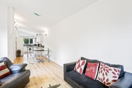 1 bedroom House share to let in Ashenden Road, Guildford, GU2