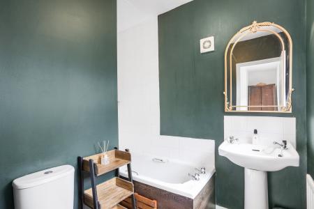 1 bedroom Maisonette to let in Charlotte Court, Addison Road, Guildford, GU1