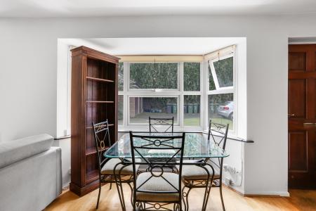 1 bedroom Maisonette to let in Charlotte Court, Addison Road, Guildford, GU1