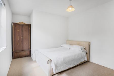 1 bedroom Maisonette to let in Charlotte Court, Addison Road, Guildford, GU1