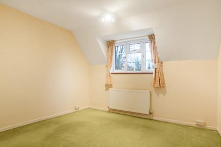 3 bedroom Semi-detached house to let in Kingston Avenue, East Horsley, KT24