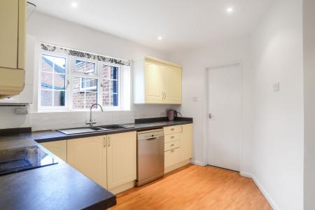 3 bedroom Semi-detached house to let in Kingston Avenue, East Horsley, KT24