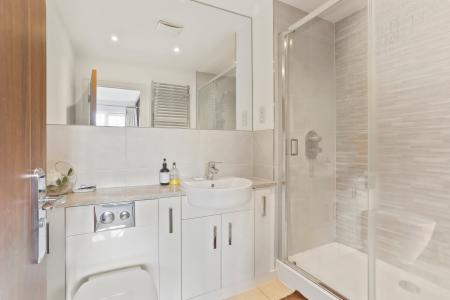 3 bedroom Semi-detached house to let in Bookhurst Road, Cranleigh, GU6