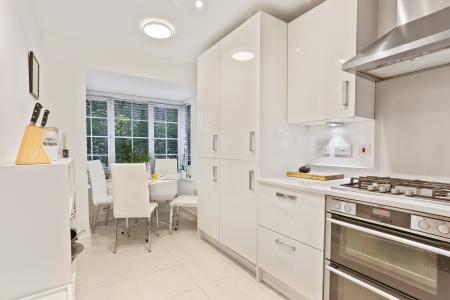 3 bedroom Semi-detached house to let in Bookhurst Road, Cranleigh, GU6