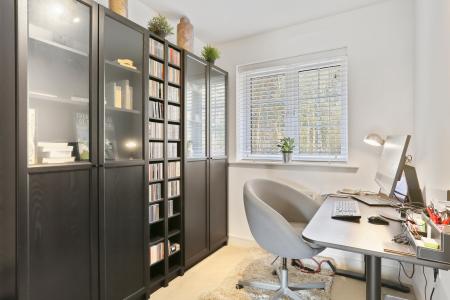 3 bedroom Semi-detached house to let in Bookhurst Road, Cranleigh, GU6