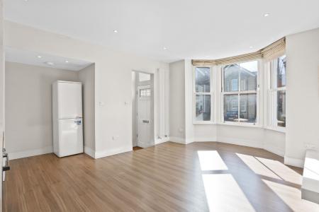 1 bedroom Flat to let in Farnham Rd, Town Centre, Guildford, GU2