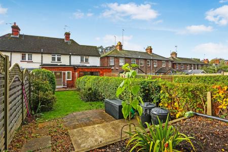 2 bedroom Terraced House to let in Cline Rd, Guildford, GU1