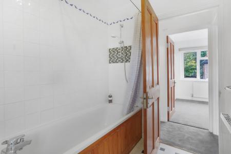 2 bedroom Terraced House to let in Cline Rd, Guildford, GU1