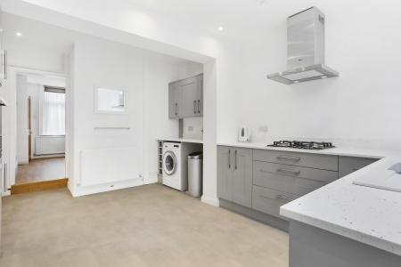 2 bedroom Terraced House to let in Cline Rd, Guildford, GU1