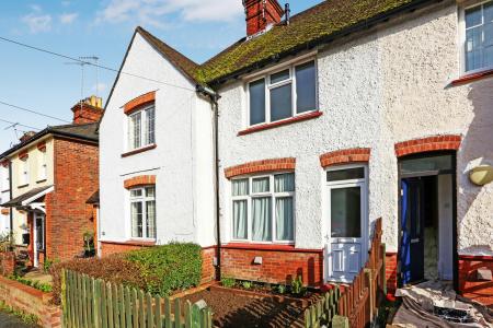 2 bedroom Terraced House to let in Cline Rd, Guildford, GU1