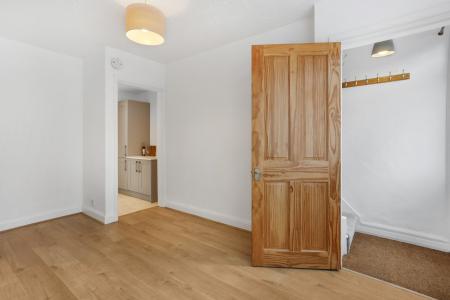 2 bedroom Terraced House to let in Cline Rd, Guildford, GU1