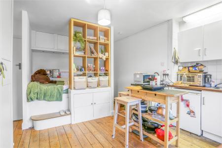 1 bedroom Flat for sale in 223 High Street, Town Centre, Guildford, GU1