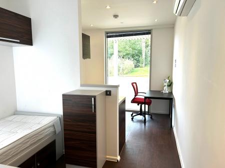 1 bedroom Flat to let in Guildford Park Road, Guildford, GU2