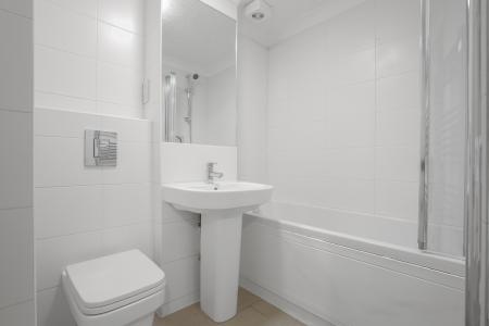 1 bedroom Flat to let in Freelands Road, Cobham, KT11