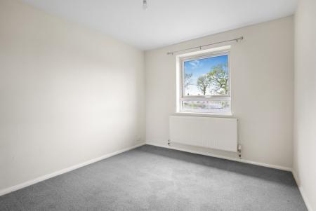 2 bedroom Flat to let in Hareward Road, Merrow, Guildford, GU4