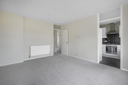 2 bedroom Flat to let in Hareward Road, Merrow, Guildford, GU4