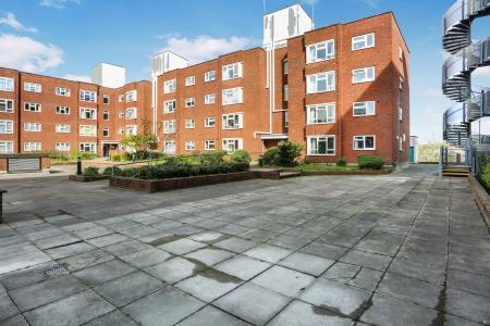 2 bedroom Flat to let in Onslow Street, Guildford, GU1