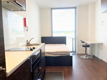 1 bedroom Studio flat to let in Guildford Park Road, Guildford, GU2