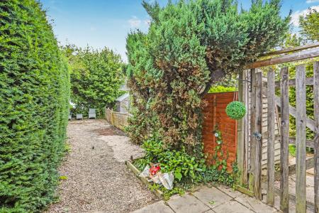 2 bedroom Terraced House for sale in Ludlow Rd, Town Centre, Guildford, GU2