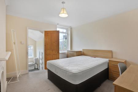 2 bedroom Terraced House for sale in Ludlow Rd, Town Centre, Guildford, GU2