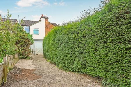 2 bedroom Terraced House for sale in Ludlow Rd, Town Centre, Guildford, GU2