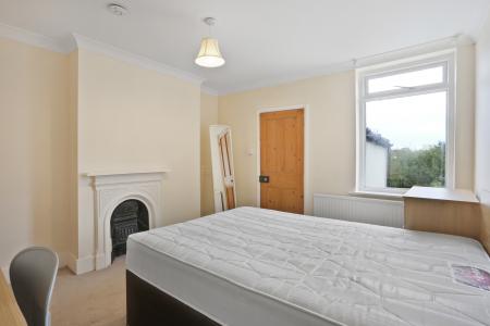 2 bedroom Terraced House for sale in Ludlow Rd, Town Centre, Guildford, GU2