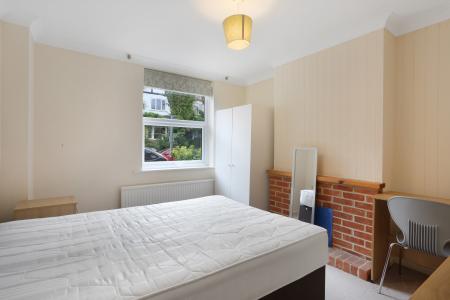 2 bedroom Terraced House for sale in Ludlow Rd, Town Centre, Guildford, GU2