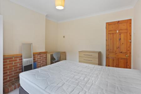 2 bedroom Terraced House for sale in Ludlow Rd, Town Centre, Guildford, GU2