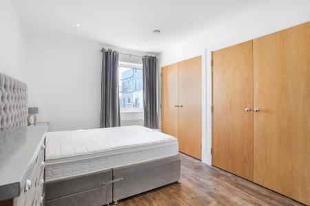 3 bedroom Flat to let in Station View, Guildford, GU1