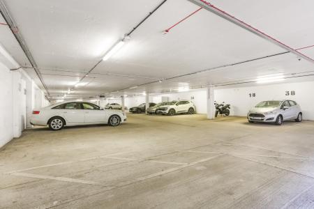 2 bedroom Flat to let in Leapale Lane, Guildford, GU1