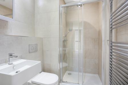 2 bedroom Flat to let in Leapale Lane, Guildford, GU1