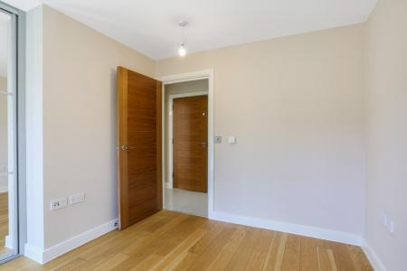 2 bedroom Flat to let in Leapale Lane, Guildford, GU1