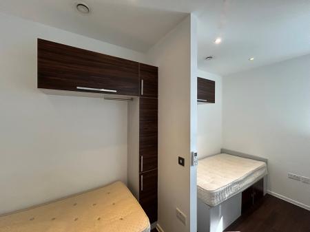 1 bedroom Flat to let in Guildford Park Road, Guildford, GU2