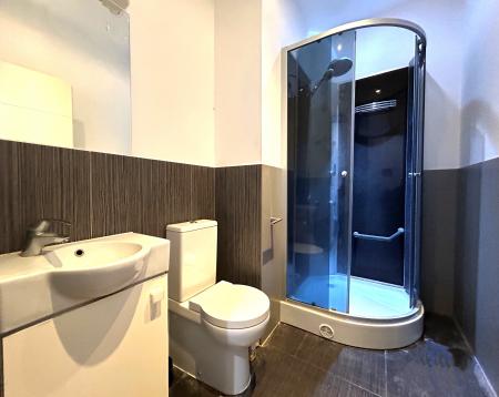 1 bedroom Flat to let in Guildford Park Road, Guildford, GU2