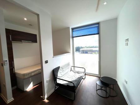 1 bedroom Flat to let in Guildford Park Road, Guildford, GU2