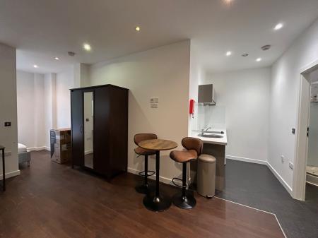 1 bedroom Studio flat to let in Guildford Park Road, Guildford, GU2