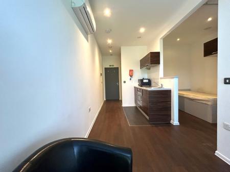 1 bedroom Studio flat to let in Guildford Park Road, Guildford, GU2