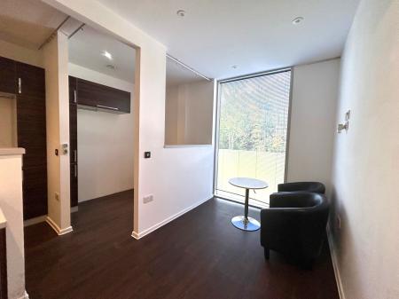 1 bedroom Studio flat to let in Guildford Park Road, Guildford, GU2