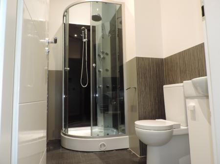 1 bedroom Studio flat to let in Guildford Park Road, Guildford, GU2