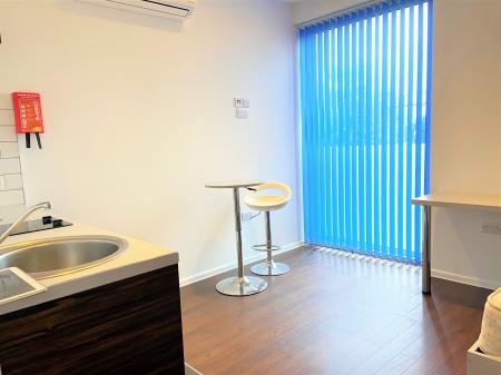 1 bedroom Studio flat to let in Guildford Park Road, Guildford, GU2