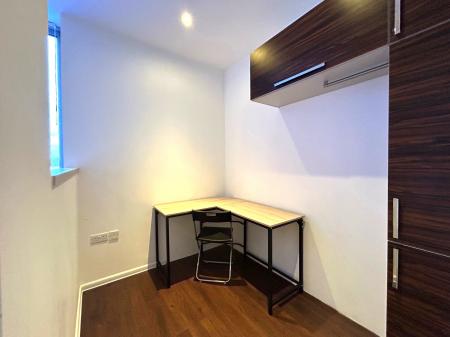 1 bedroom Studio flat to let in Guildford Park Road, Guildford, GU2
