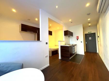 1 bedroom Studio flat to let in Guildford Park Road, Guildford, GU2
