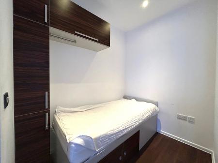 1 bedroom Studio flat to let in Guildford Park Road, Guildford, GU2