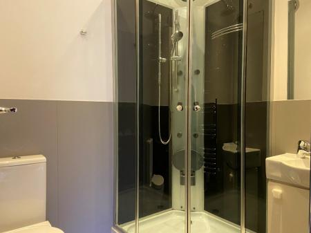 2 bedroom Flat to let in Guildford Park Rd, Guildford, GU2