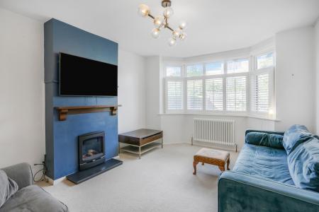 4 bedroom Semi-detached house to let in Manor Road, Stoughton, Guildford, GU2